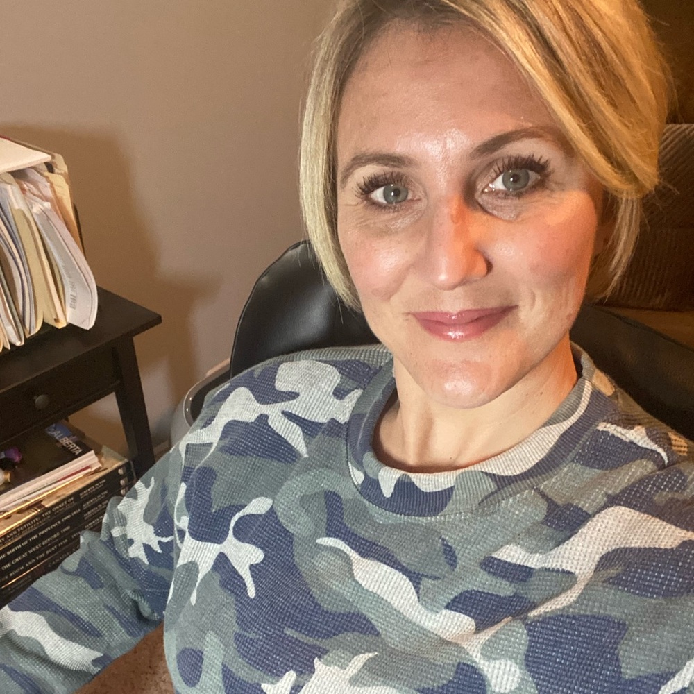 Meet your Posher, Elisa